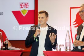 15.10.24 VfB Stuttgart Dunkelroter Tisch