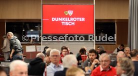 15.10.24 VfB Stuttgart Dunkelroter Tisch